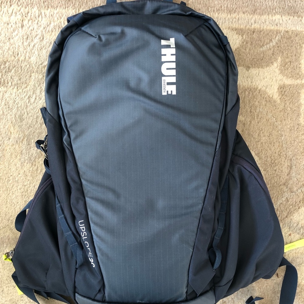 Thule Upslope 20 ski backpack